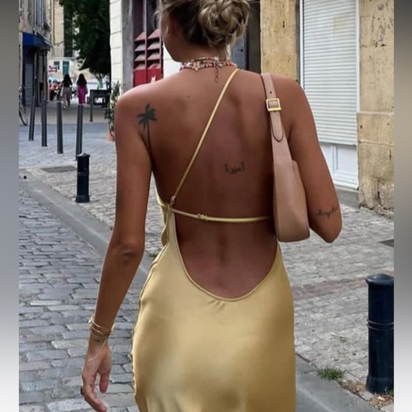 NWT Moonlight Open Back Satin Slit Long Dress COMMENSE - Picture 2 of 5